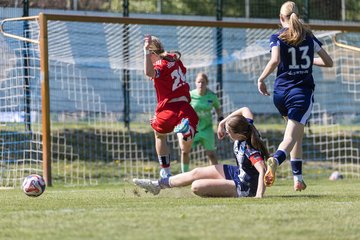 Bild 306 - wBJ Hamburger SV - Hertha BSC : Ergebnis: 5:2